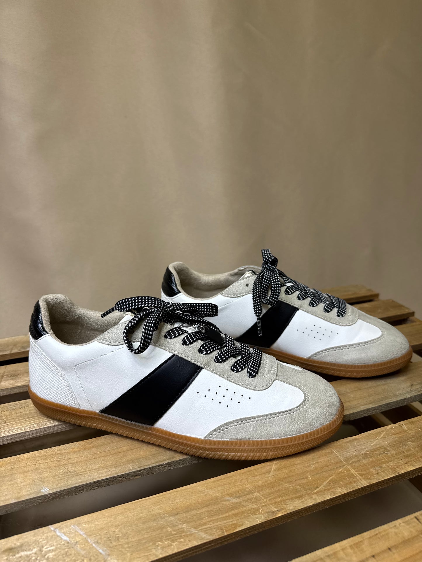Sydney Sneaker