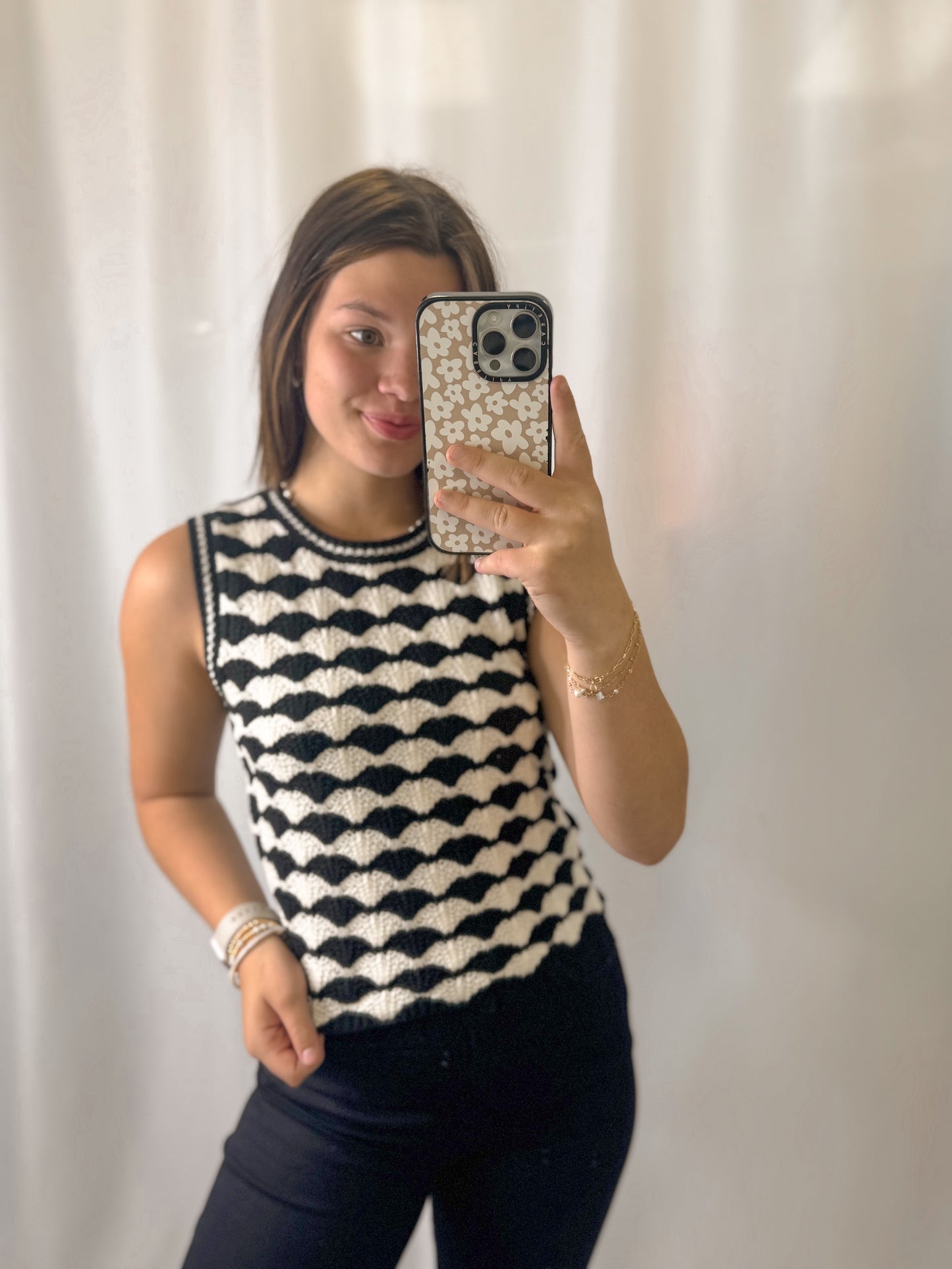 Scallop Pattern Sweater Vest