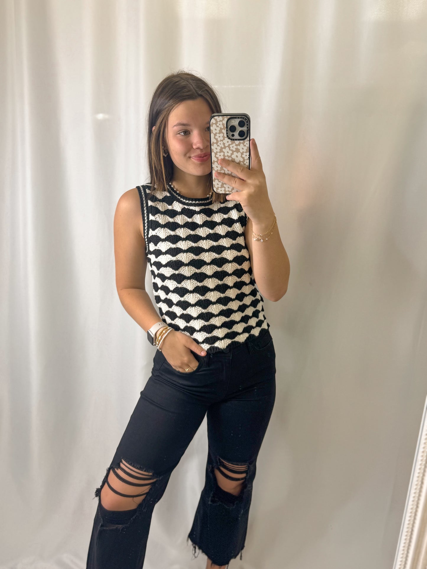 Scallop Pattern Sweater Vest