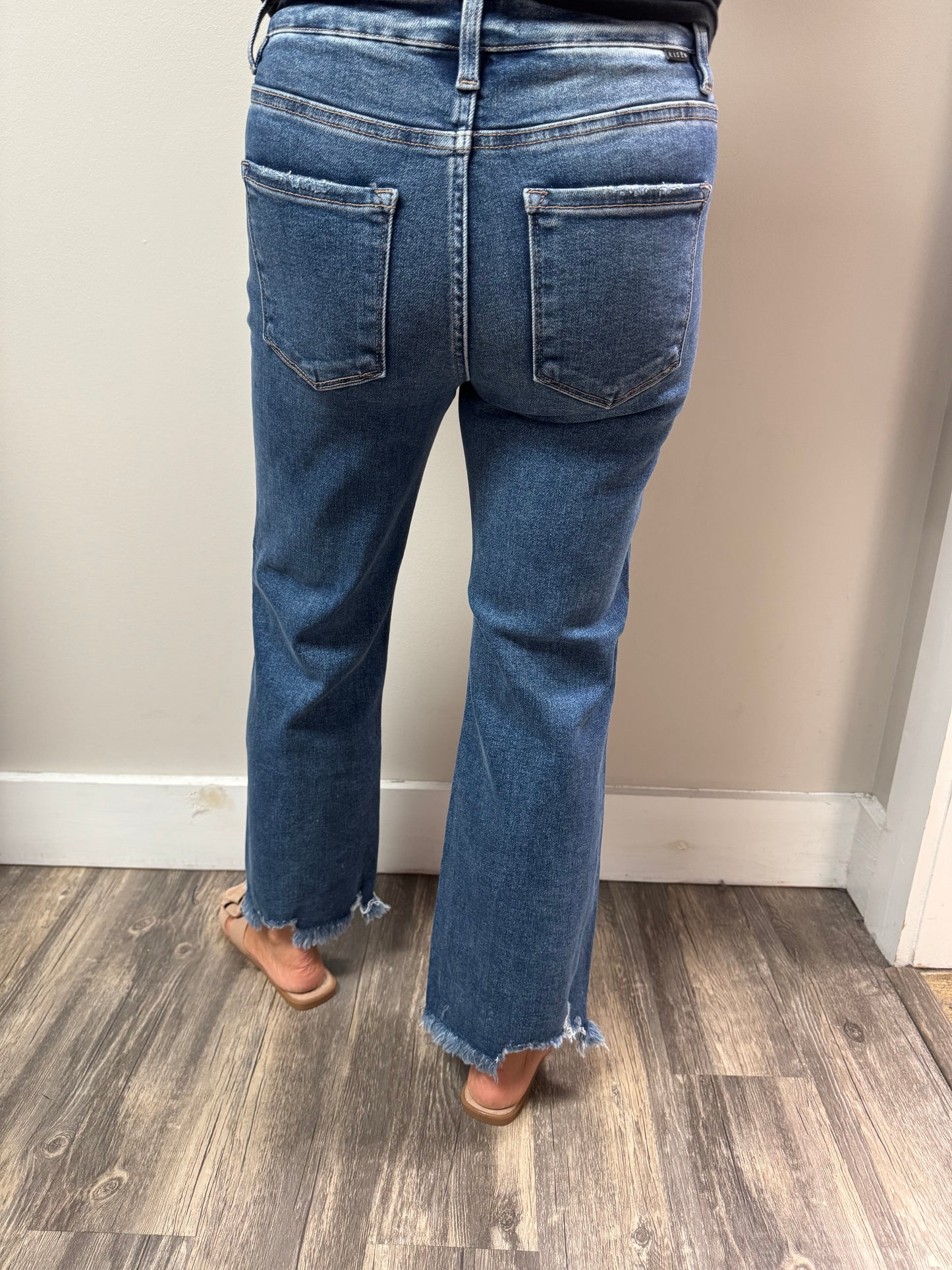 MR Crop Straight Jean
