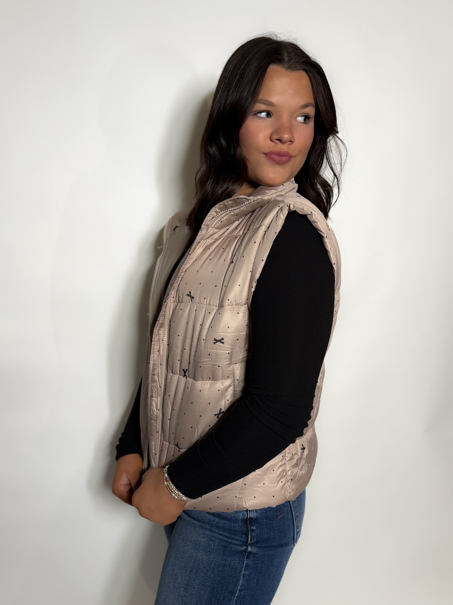 The Bow & Dot Puffer