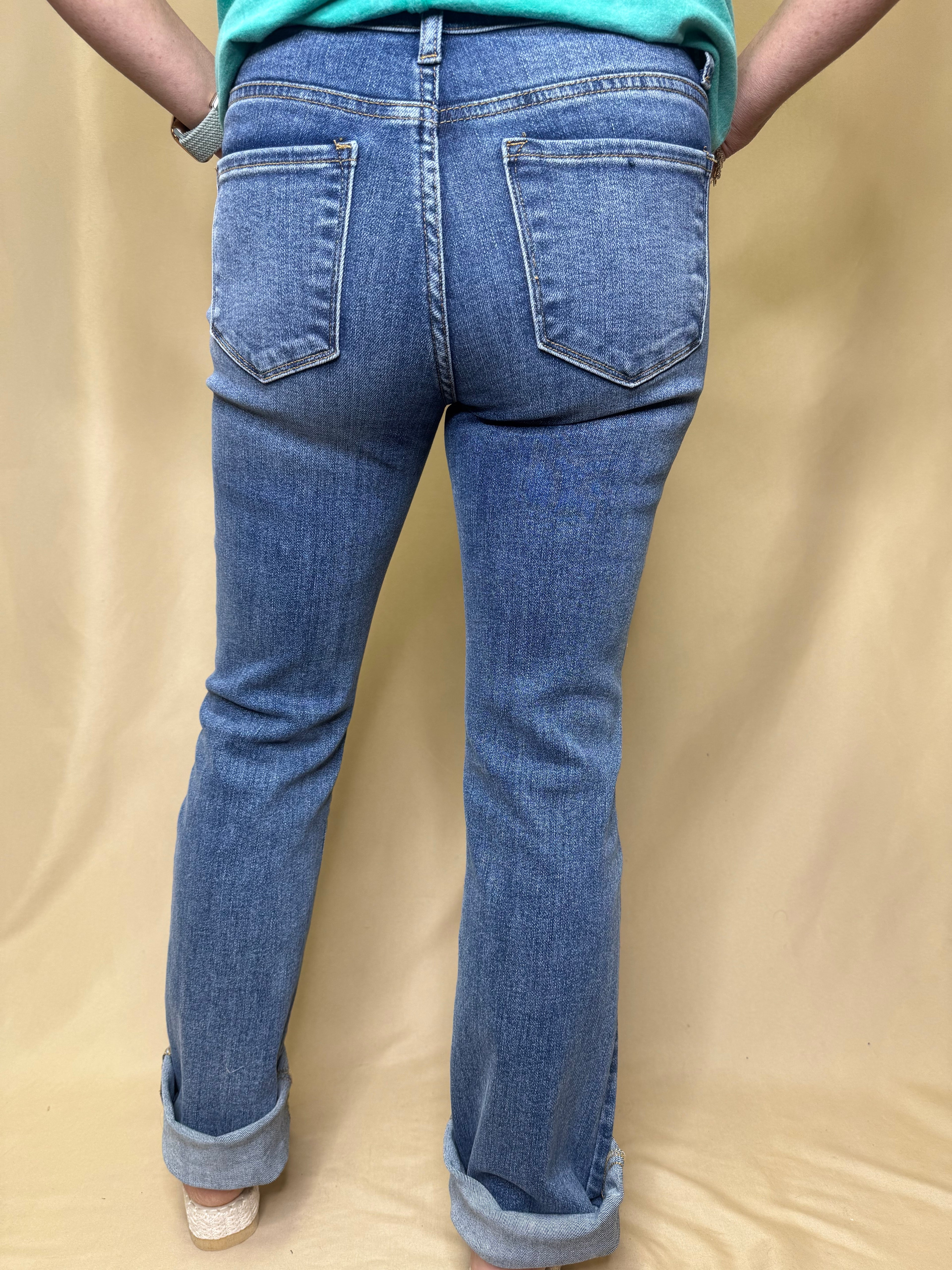 Mid Rise-Long Straight Jeans