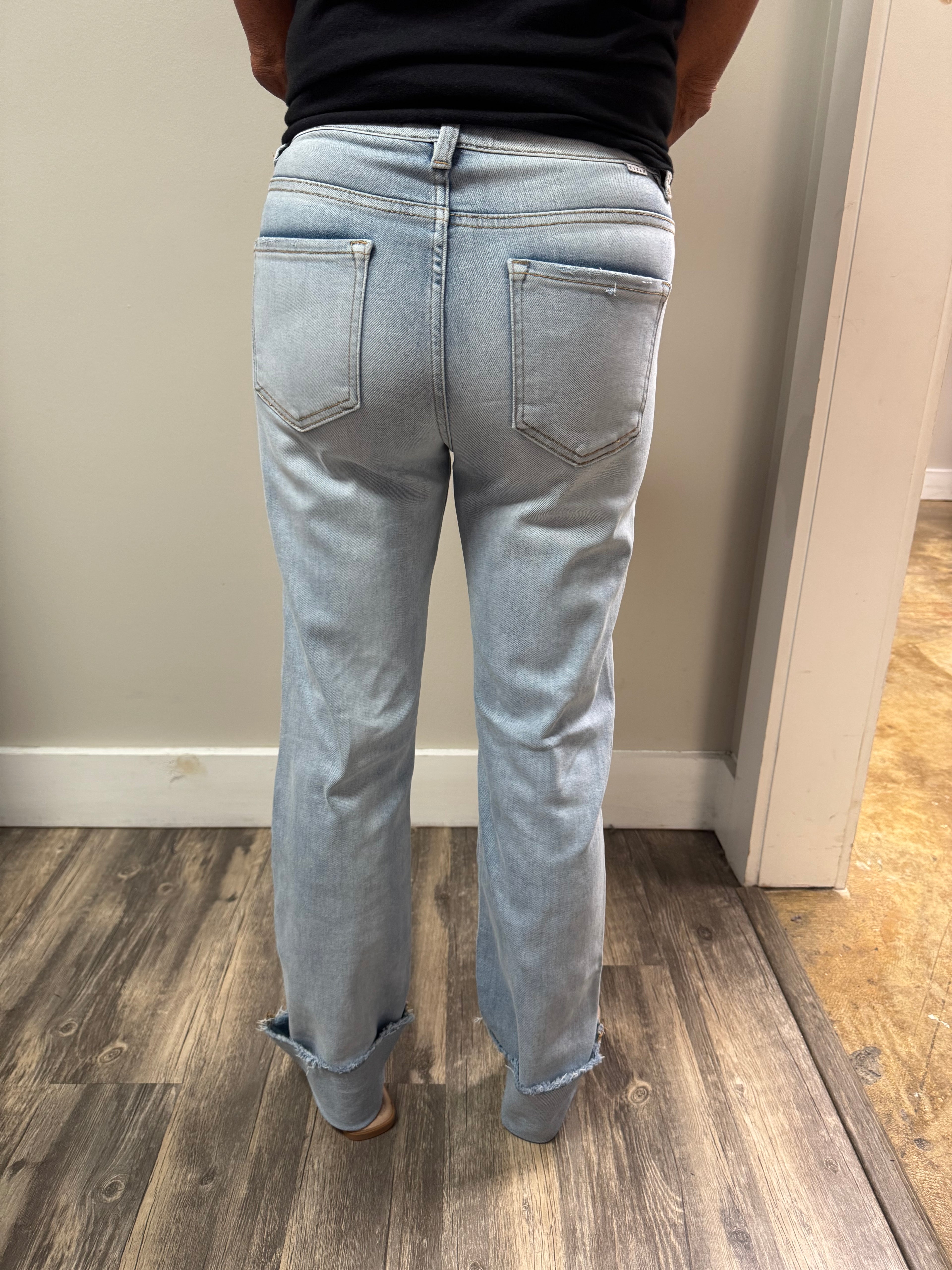HR Straight Cuffed Relaxed Jeans