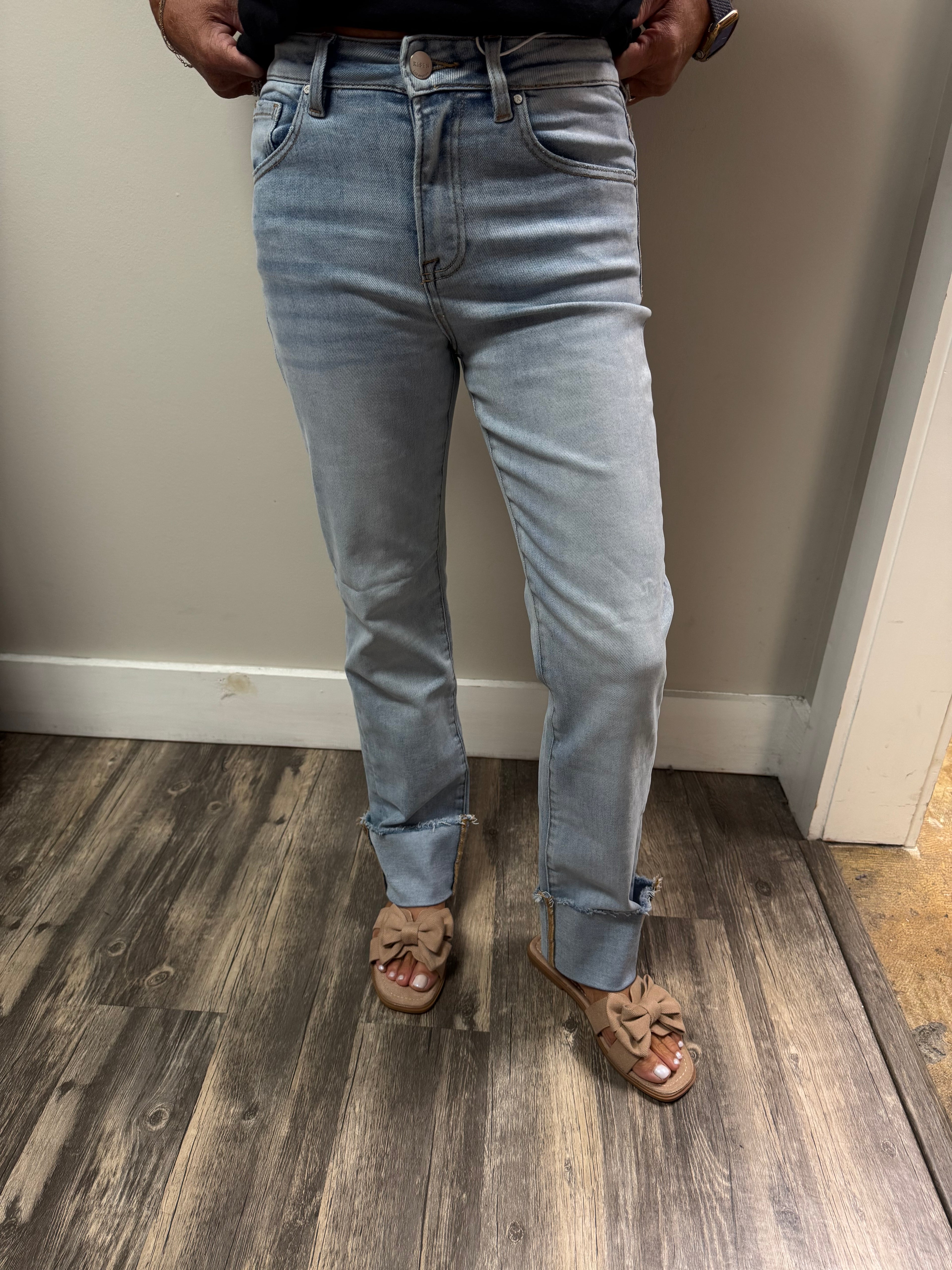 HR Straight Cuffed Relaxed Jeans