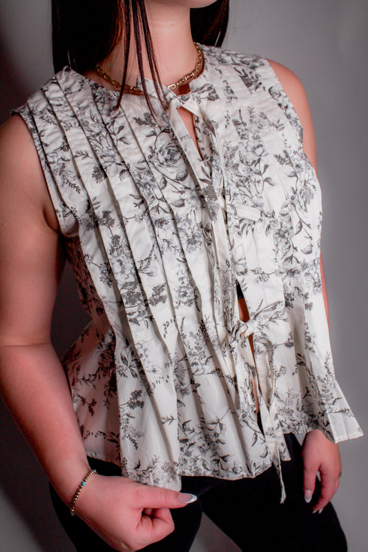 Sleeveless Pleated Front Tie Blouse